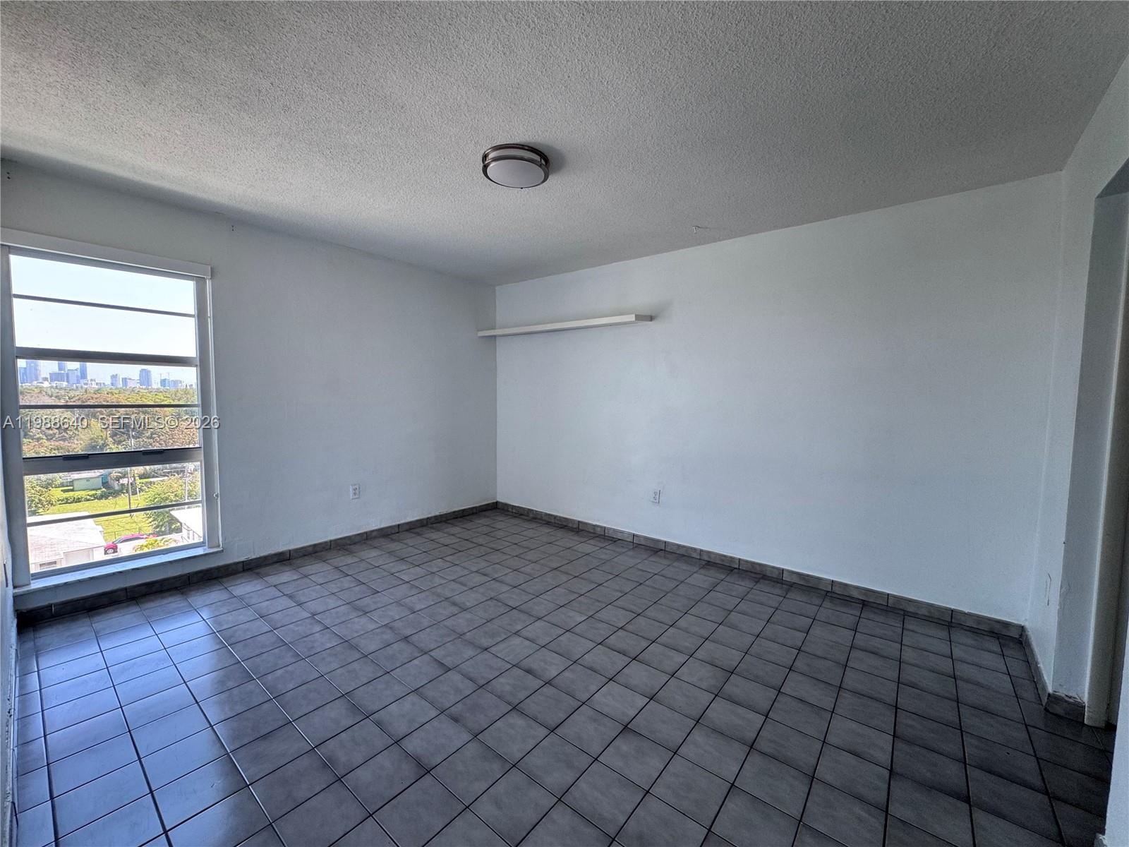 INTERNATIONAL TOWERS COND - Residential Lease