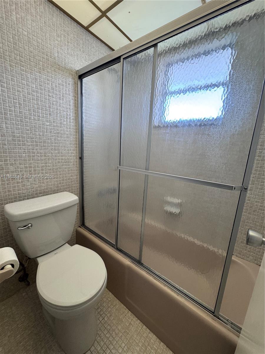 INTERNATIONAL TOWERS COND - Residential Lease