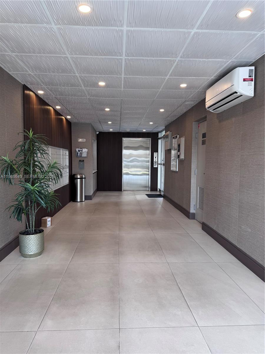 INTERNATIONAL TOWERS COND - Residential Lease