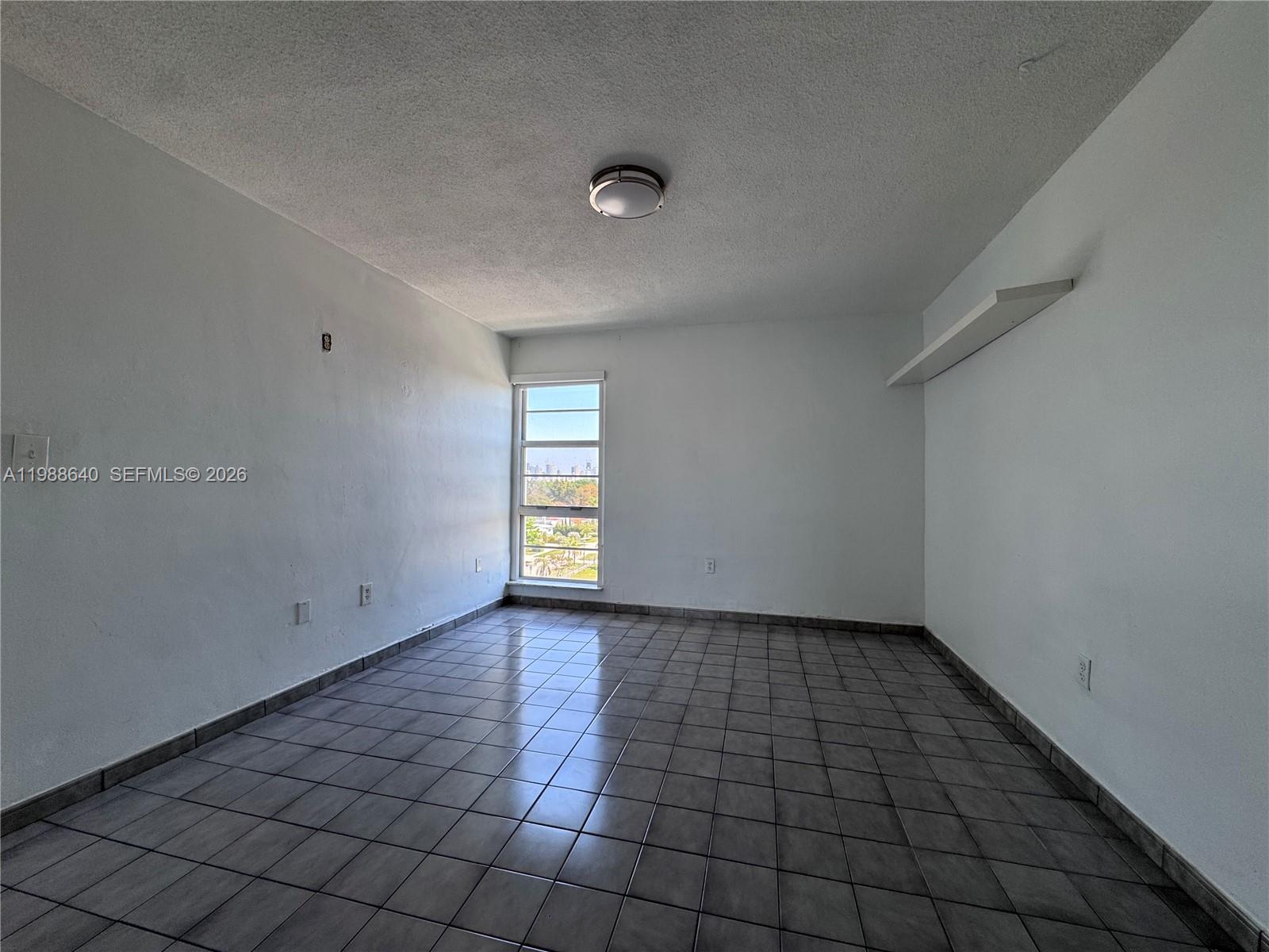 INTERNATIONAL TOWERS COND - Residential Lease