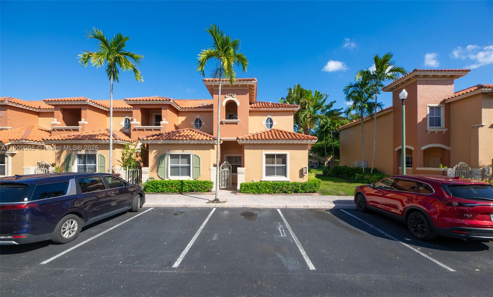 VILLAS AT HARBOR ISLES CO - Residential