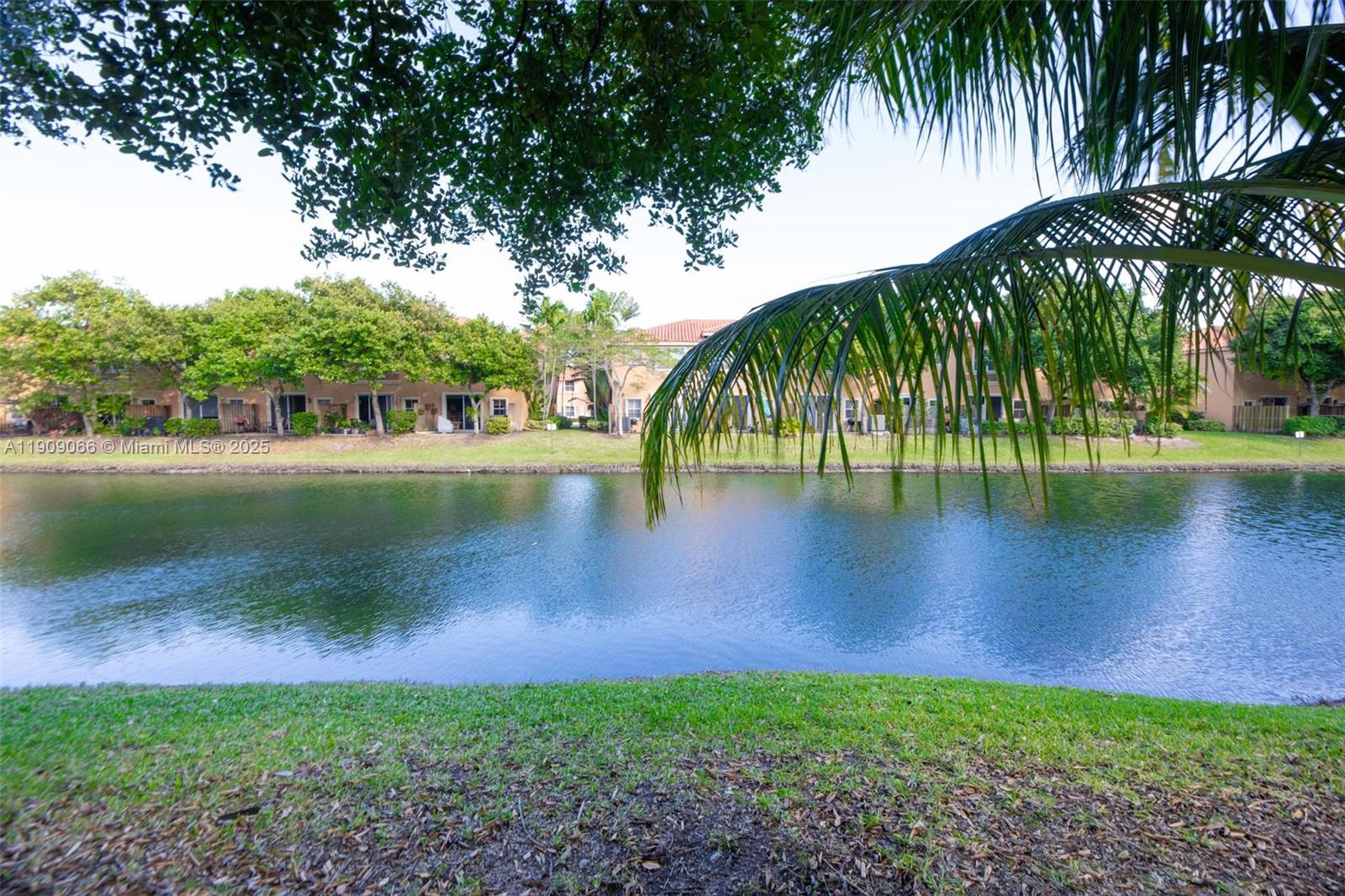 VILLAS AT HARBOR ISLES CO - Residential