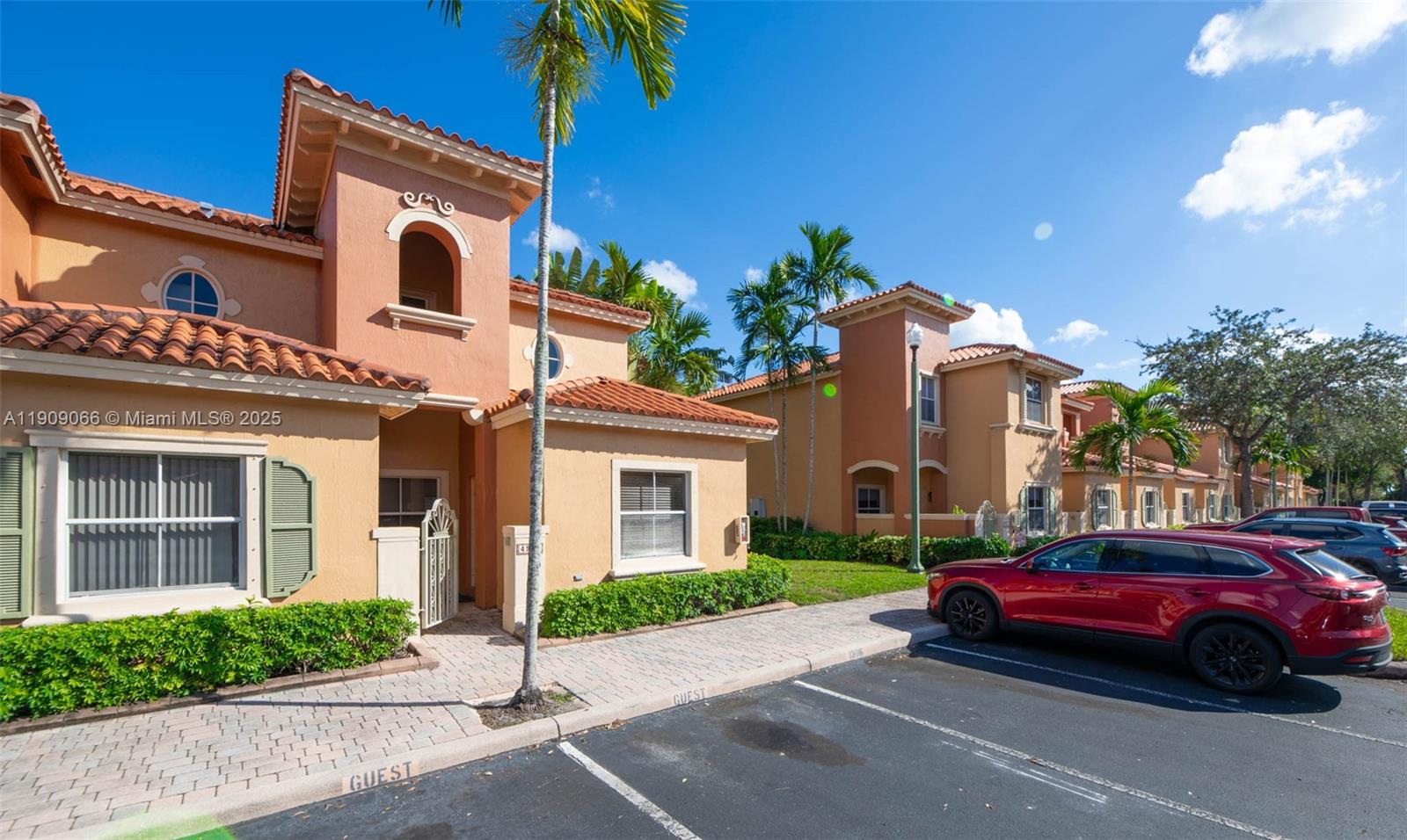 VILLAS AT HARBOR ISLES CO - Residential