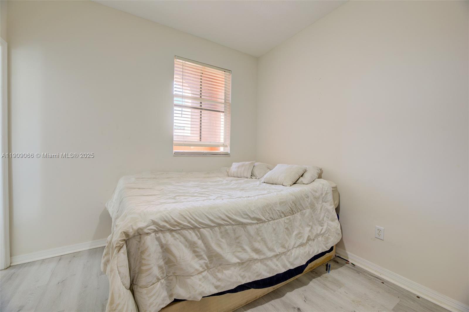 VILLAS AT HARBOR ISLES CO - Residential