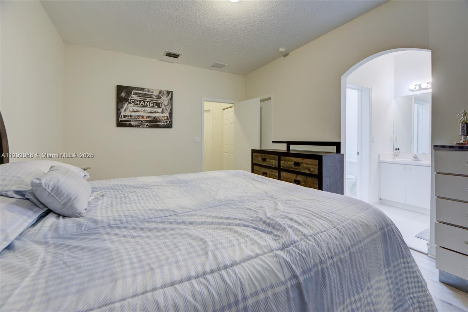 VILLAS AT HARBOR ISLES CO - Residential