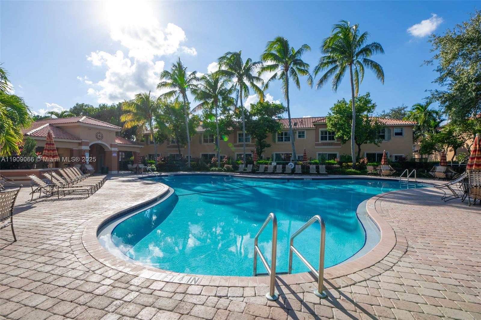 VILLAS AT HARBOR ISLES CO - Residential