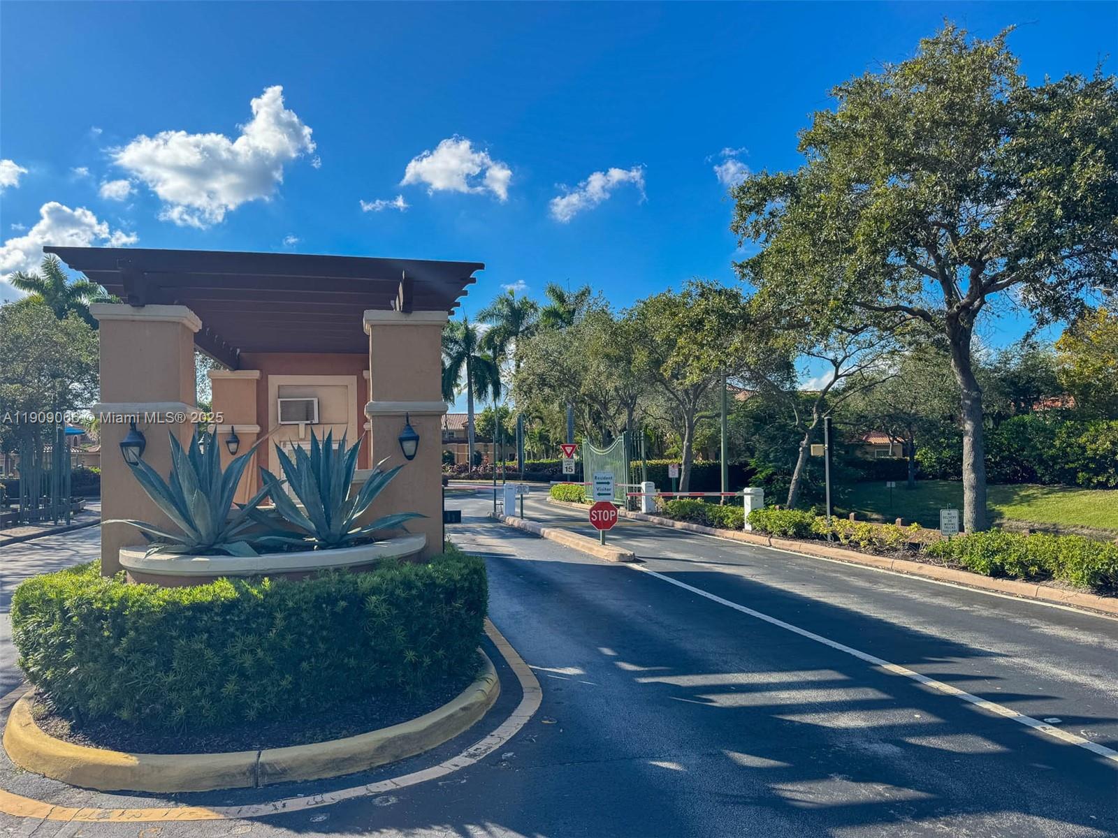 VILLAS AT HARBOR ISLES CO - Residential