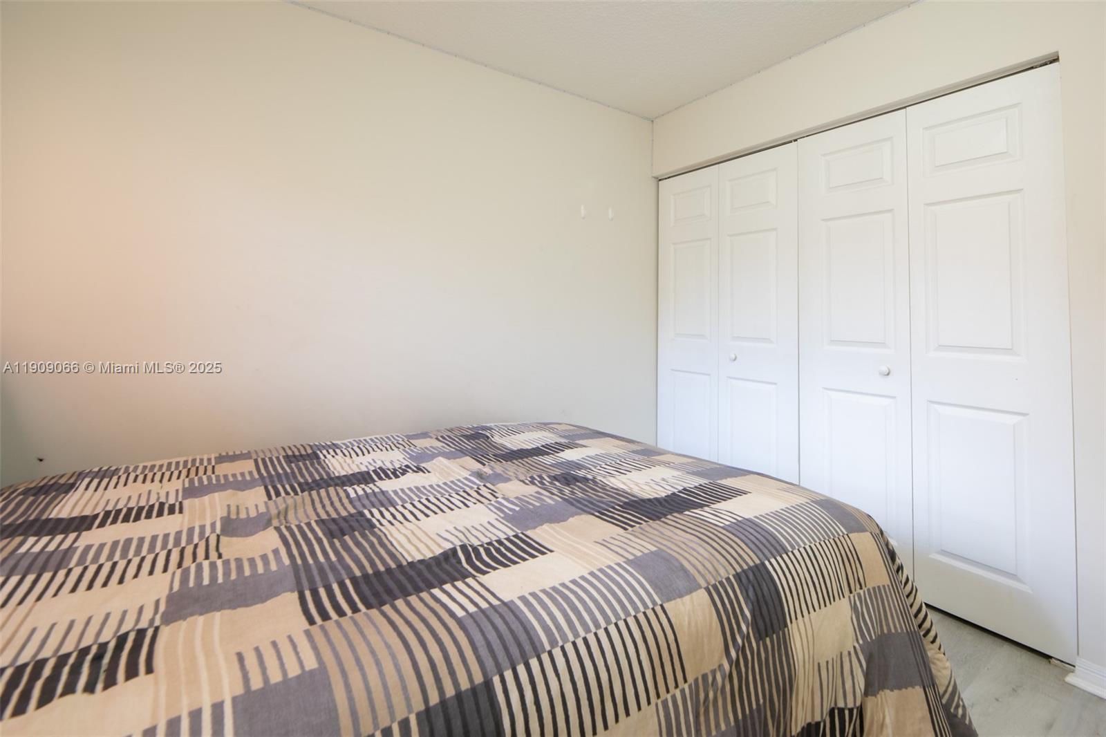 VILLAS AT HARBOR ISLES CO - Residential