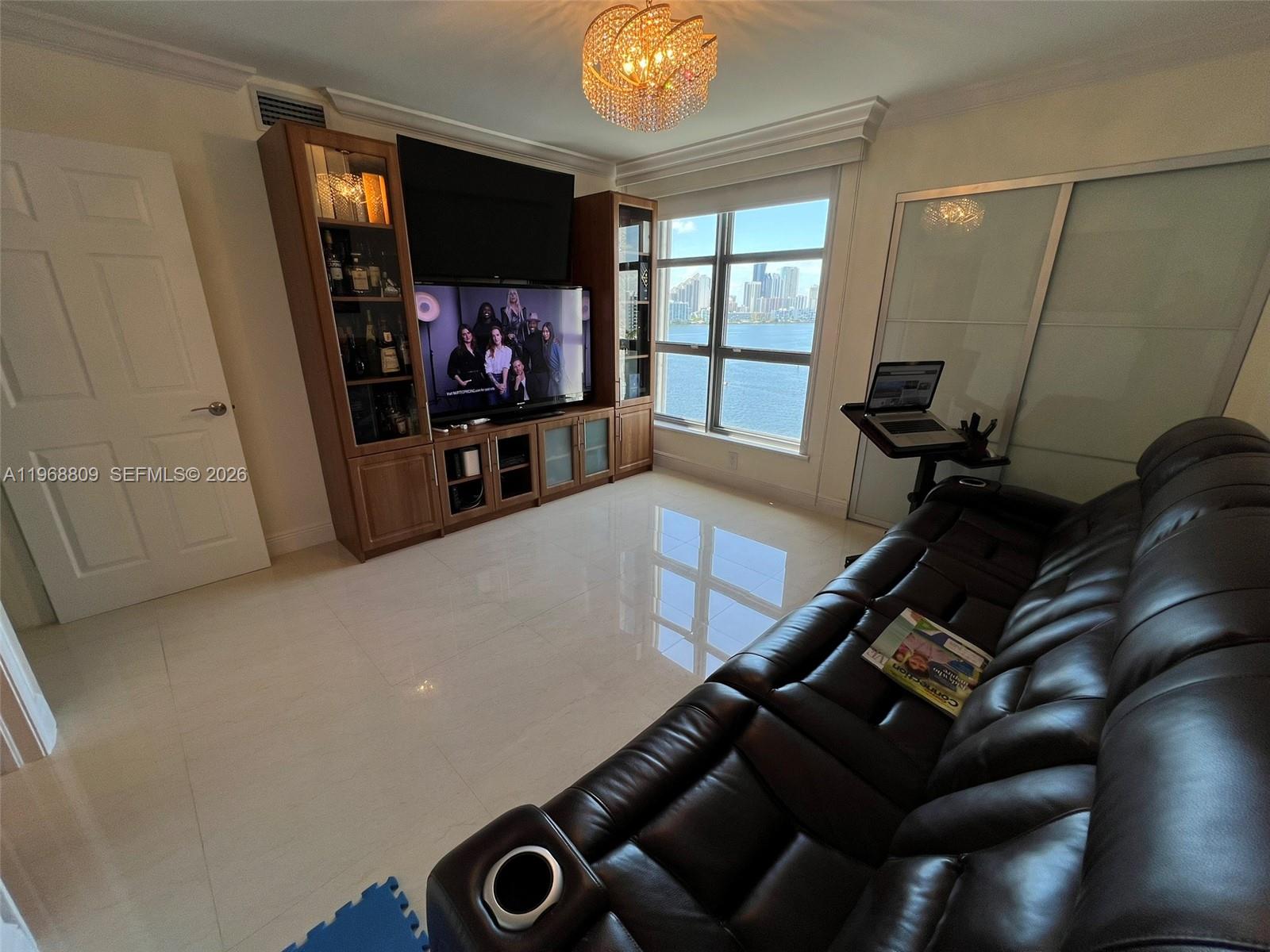 MYSTIC POINTE TOWER 500 C - Residential