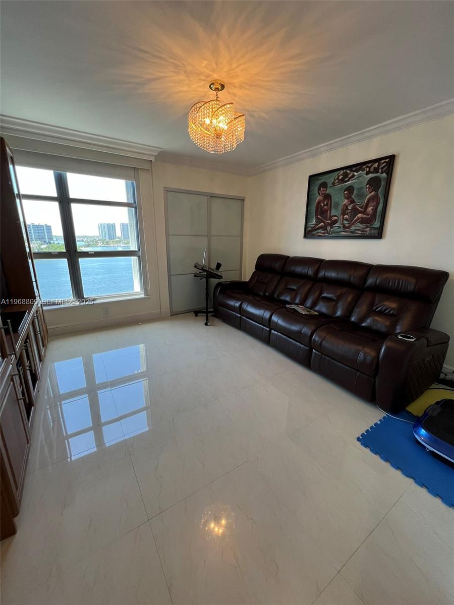 MYSTIC POINTE TOWER 500 C - Residential