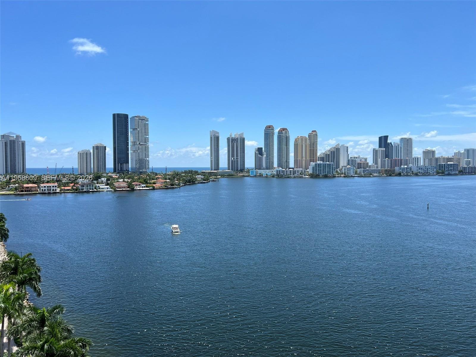 MYSTIC POINTE TOWER 500 C - Residential