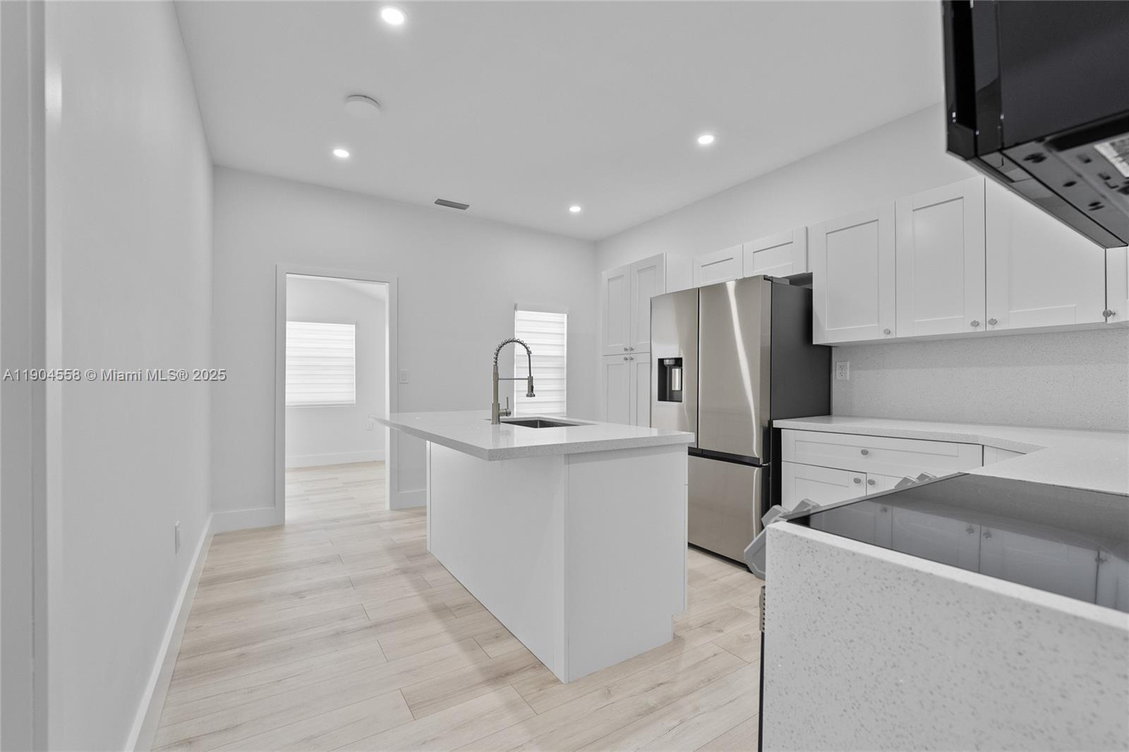 BRICKELL RIVERVIEW - Residential Lease