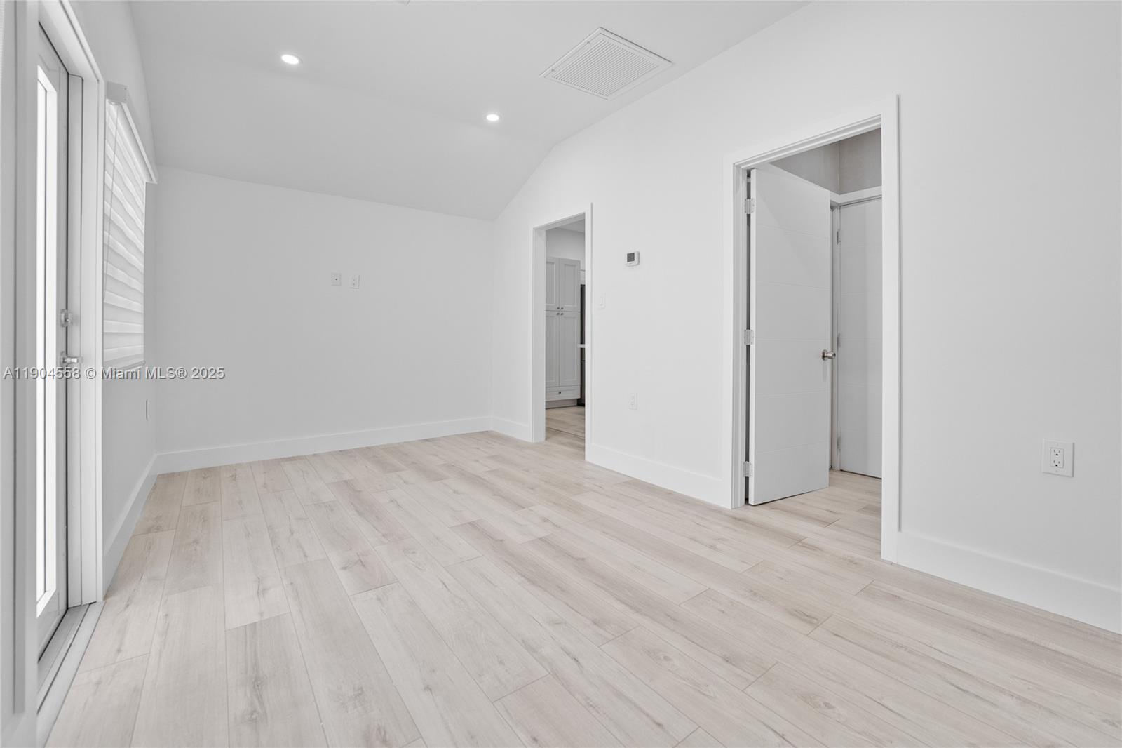 BRICKELL RIVERVIEW - Residential Lease