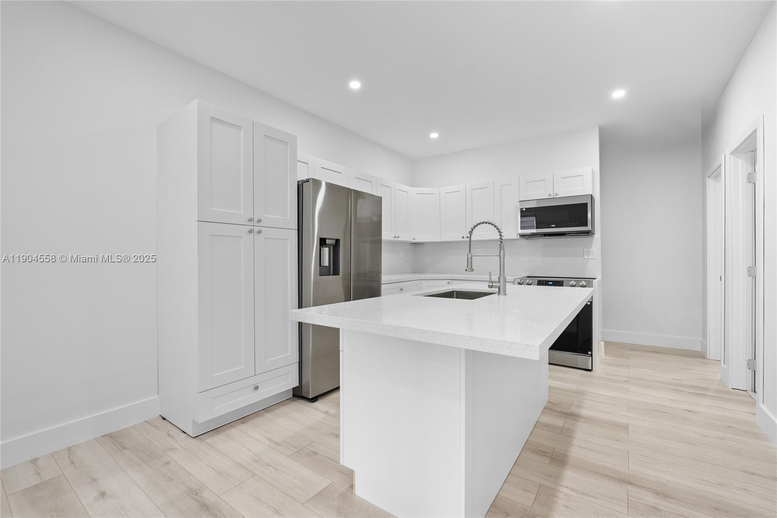 BRICKELL RIVERVIEW - Residential Lease