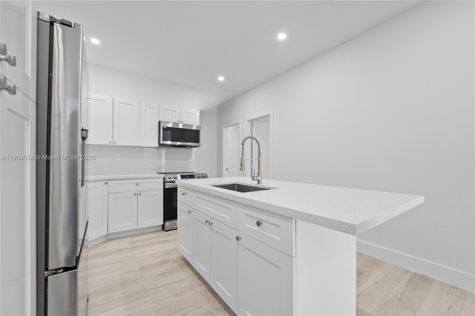 BRICKELL RIVERVIEW - Residential Lease