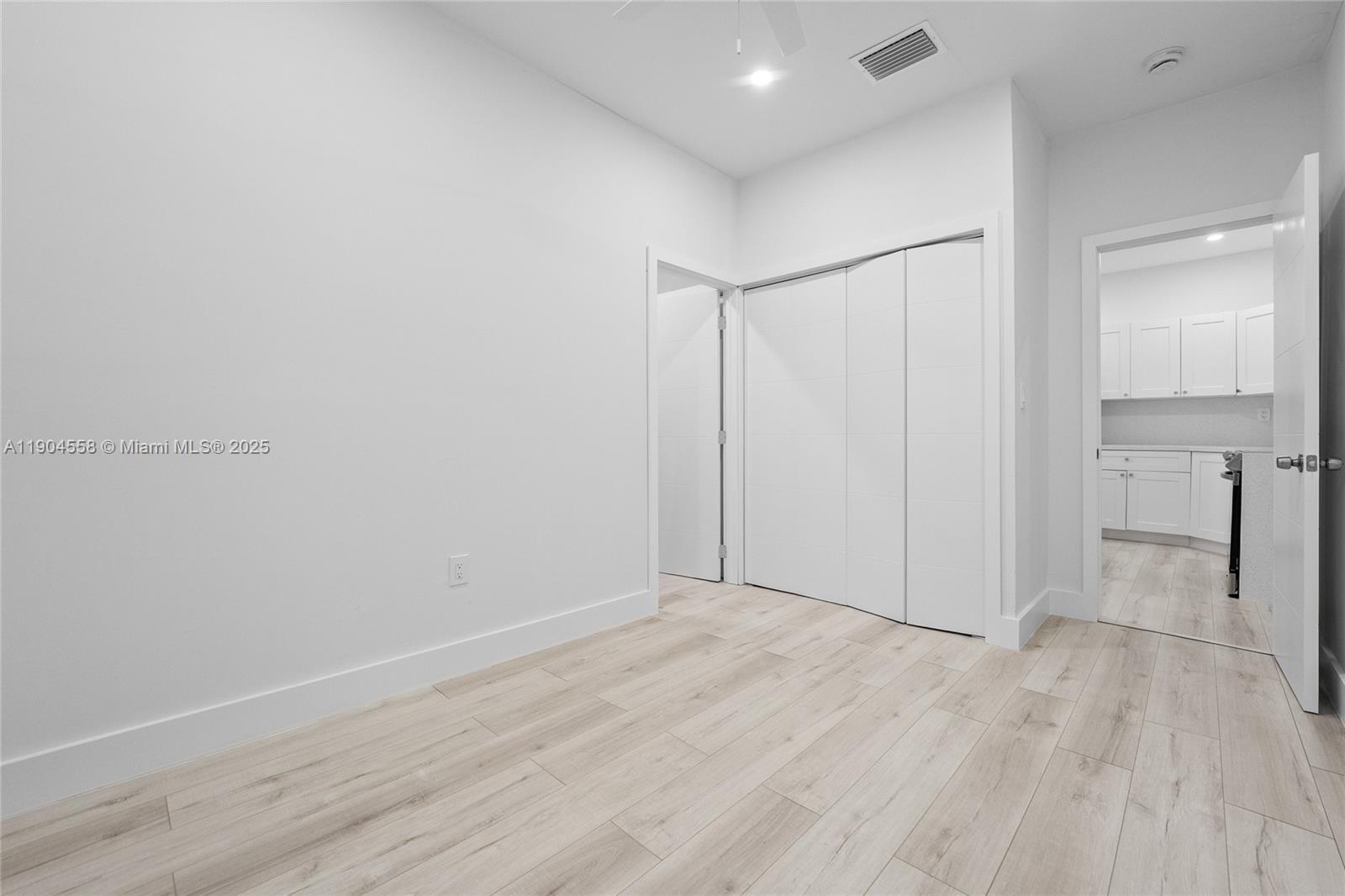 BRICKELL RIVERVIEW - Residential Lease