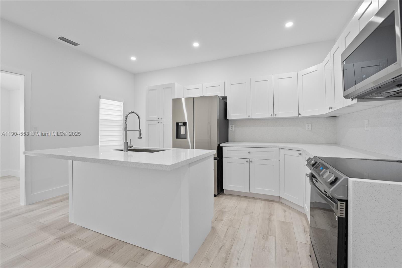 BRICKELL RIVERVIEW - Residential Lease