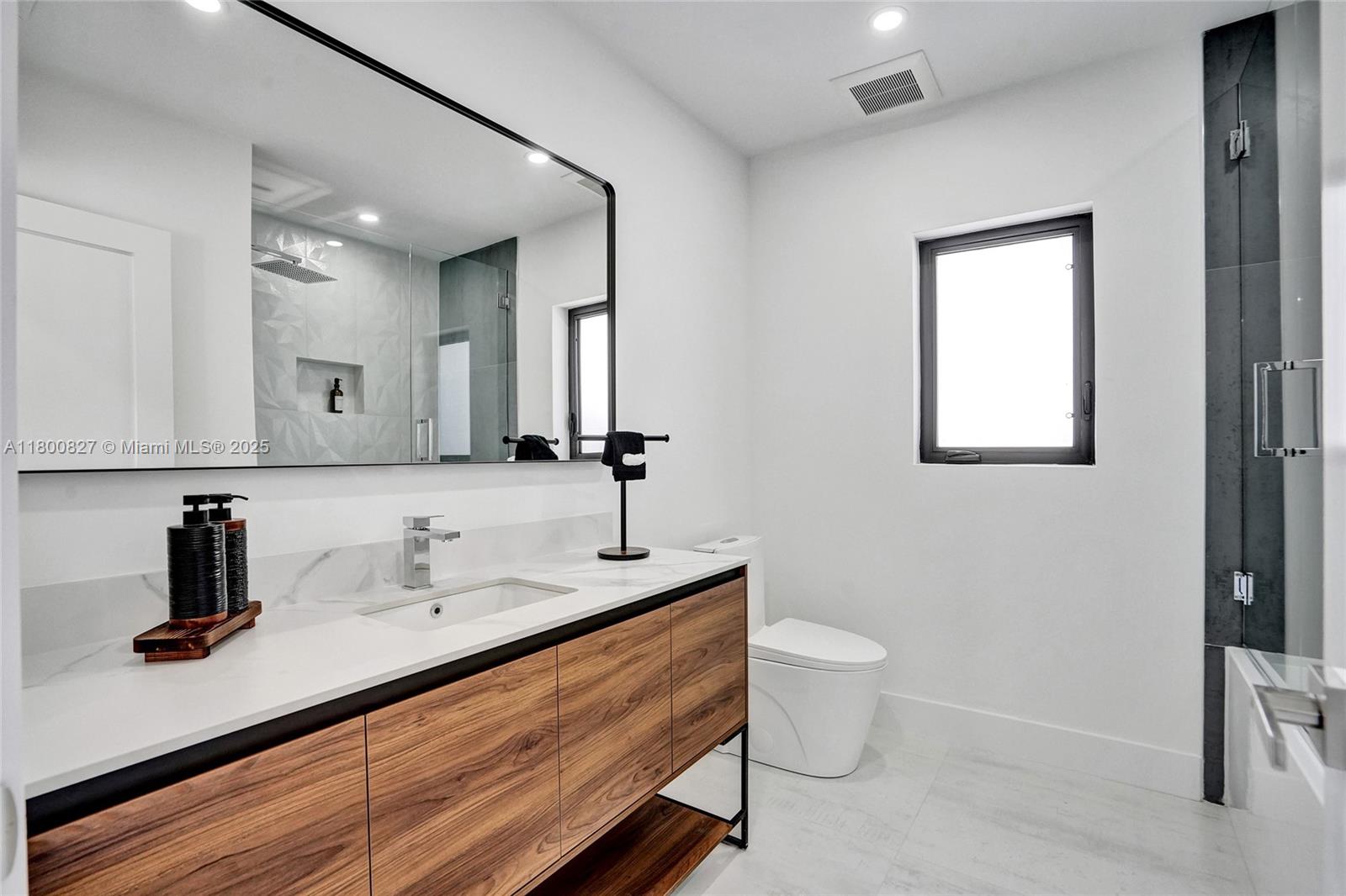 CORAL RIDGE COUNTRY CLUB - Residential