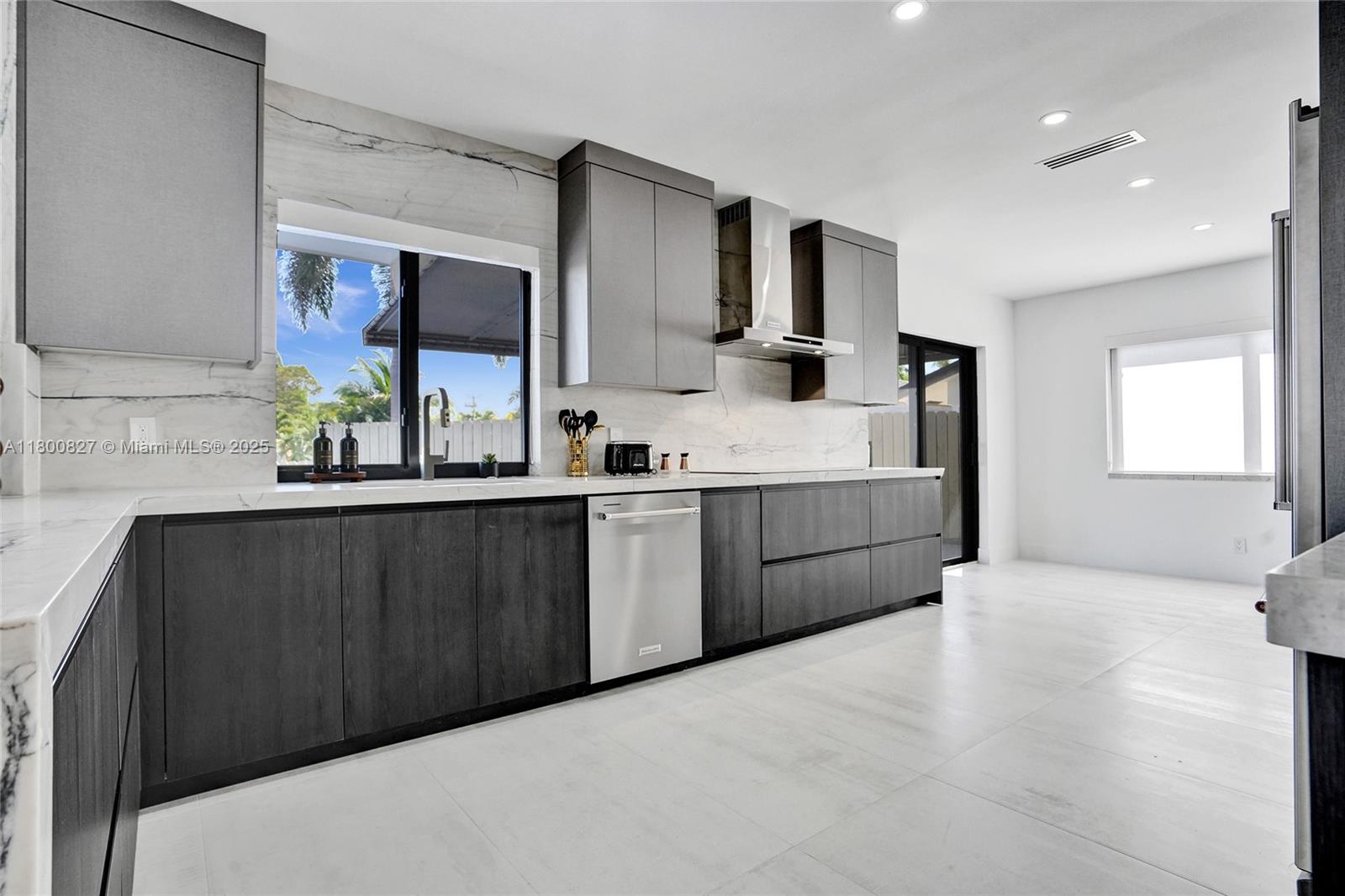 CORAL RIDGE COUNTRY CLUB - Residential