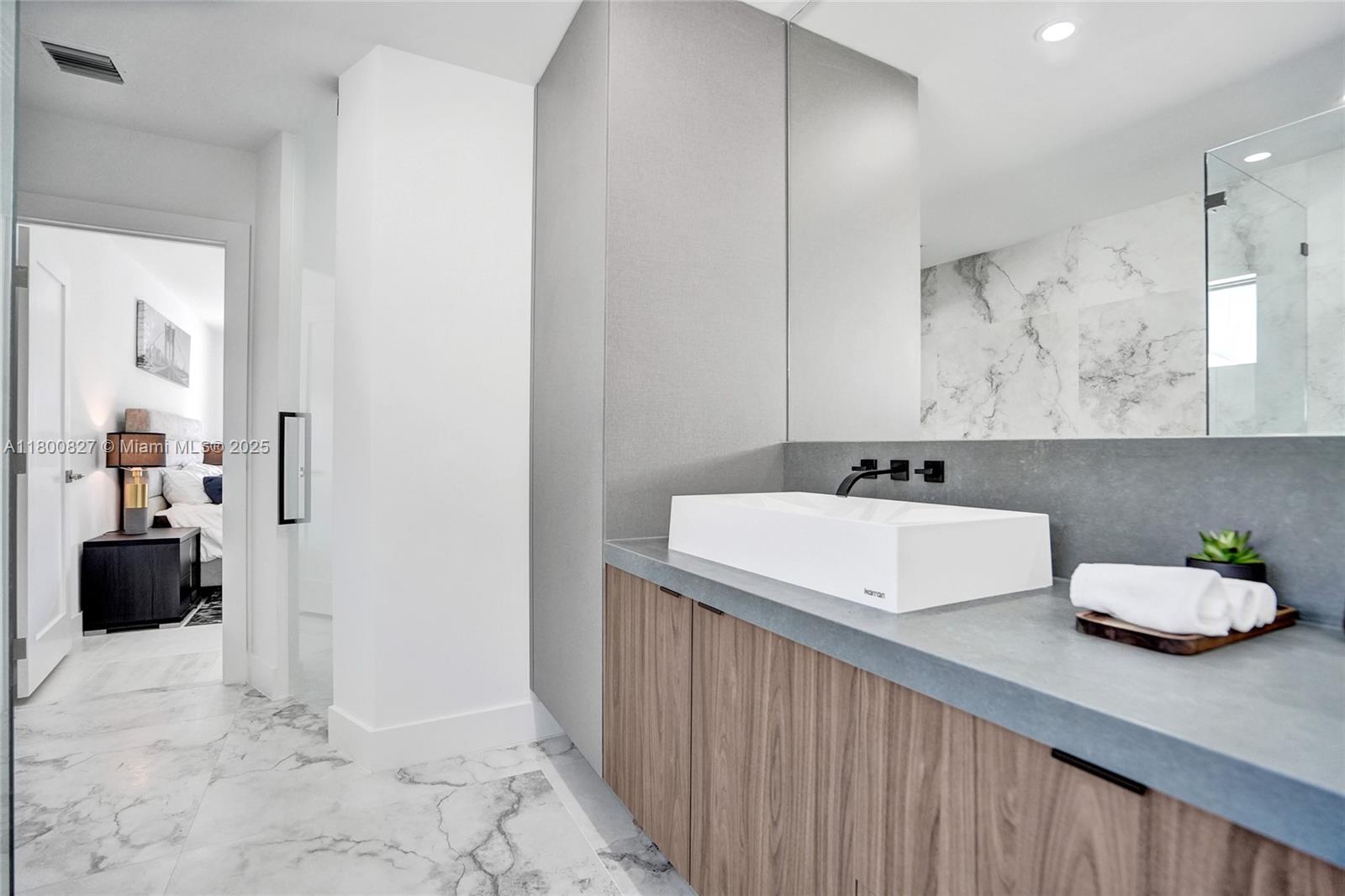 CORAL RIDGE COUNTRY CLUB - Residential