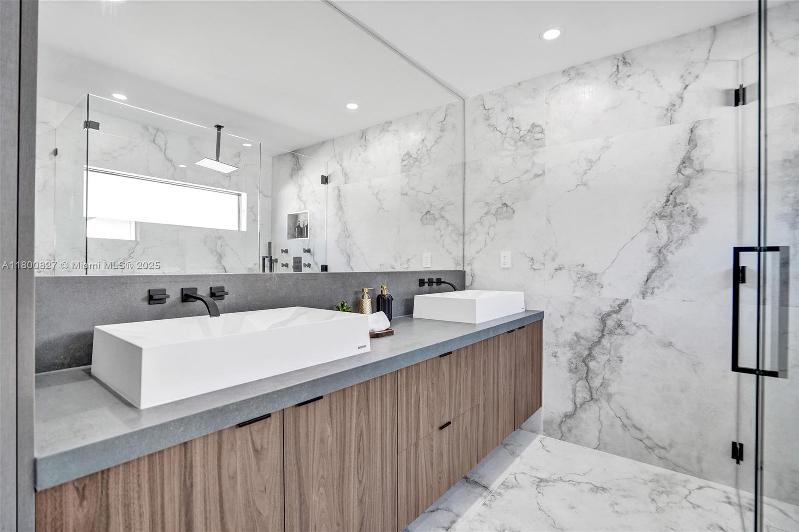CORAL RIDGE COUNTRY CLUB - Residential