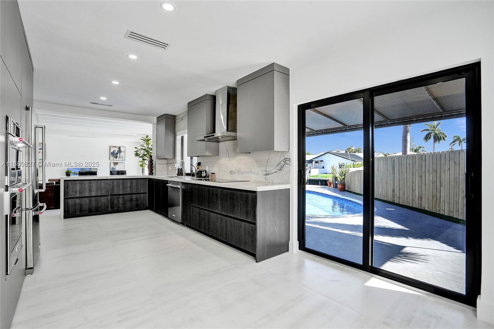 CORAL RIDGE COUNTRY CLUB - Residential
