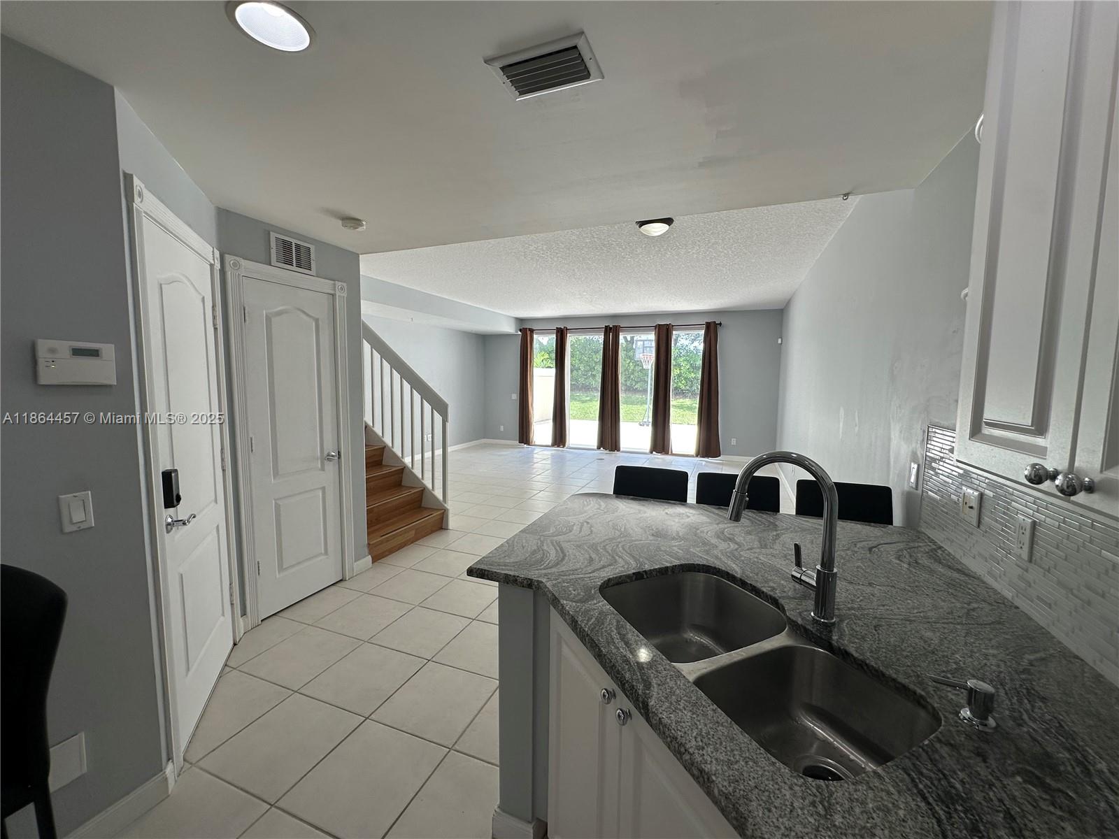 CATALINA LAKES - Residential