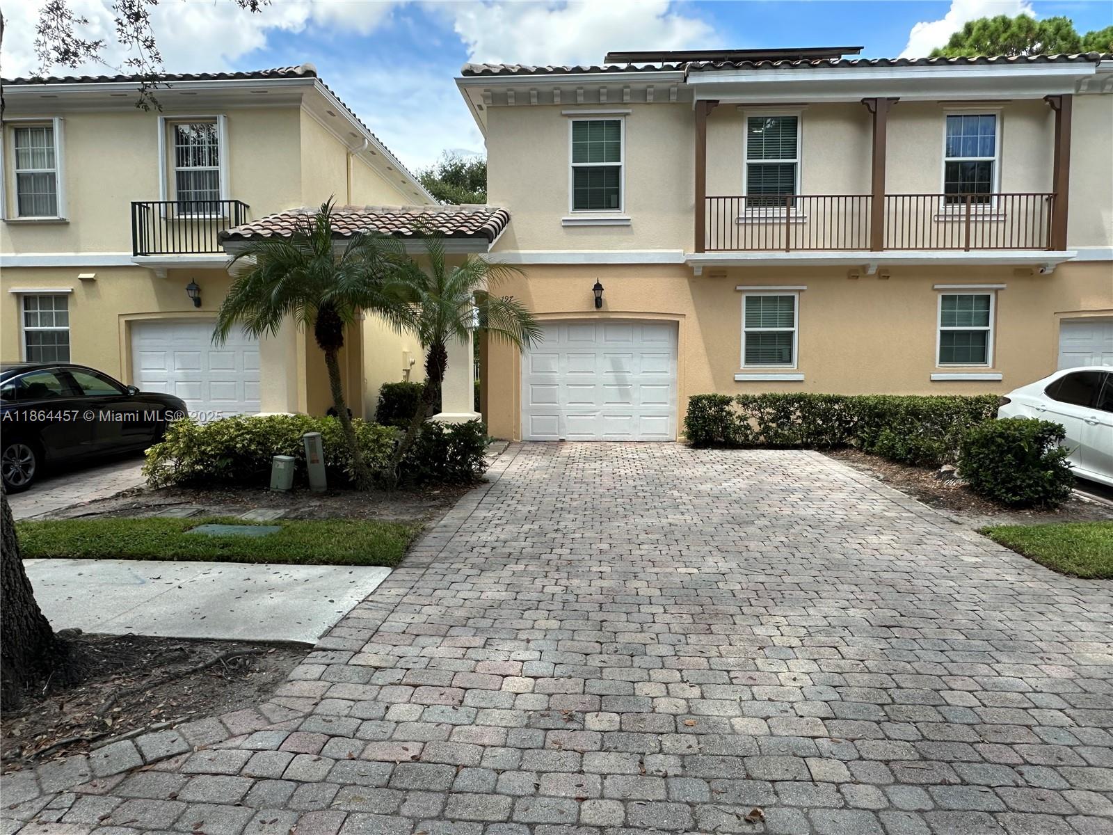 CATALINA LAKES - Residential