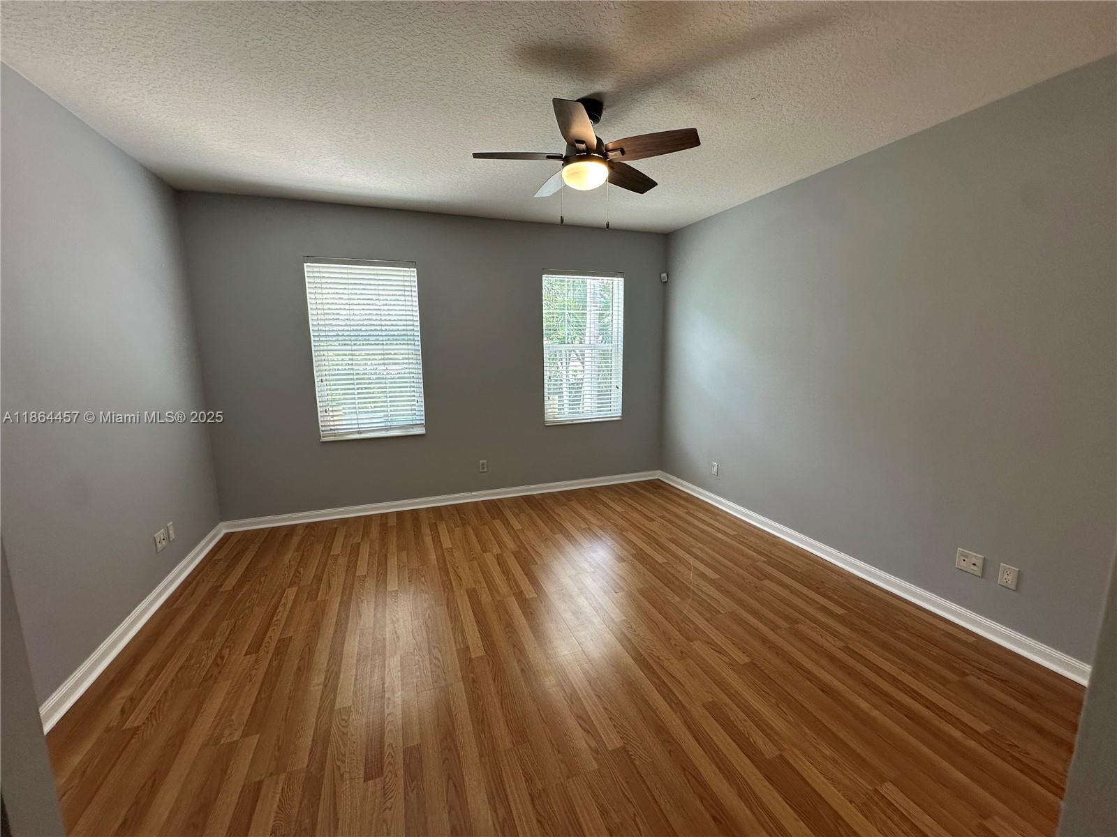 CATALINA LAKES - Residential