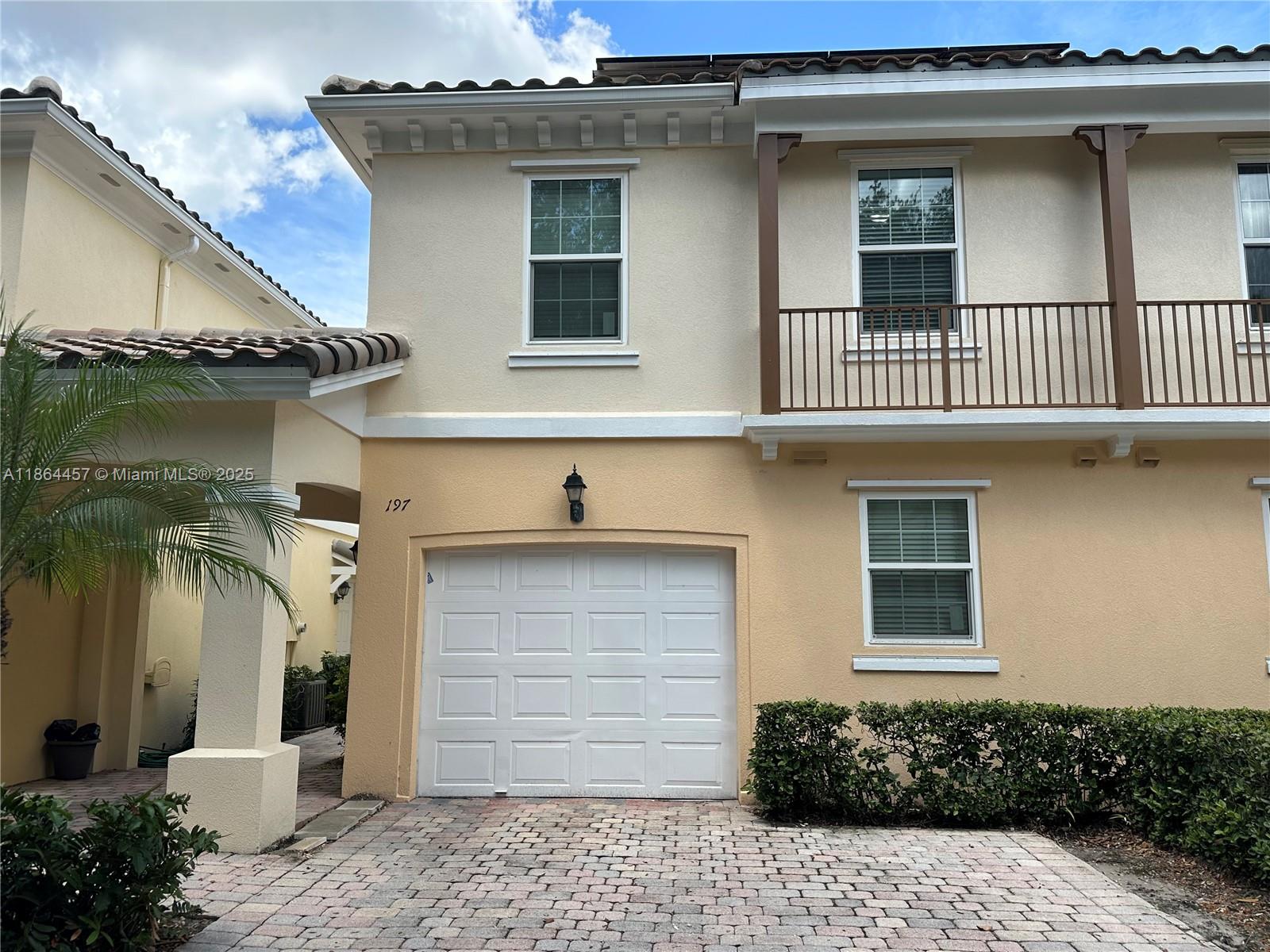 CATALINA LAKES - Residential