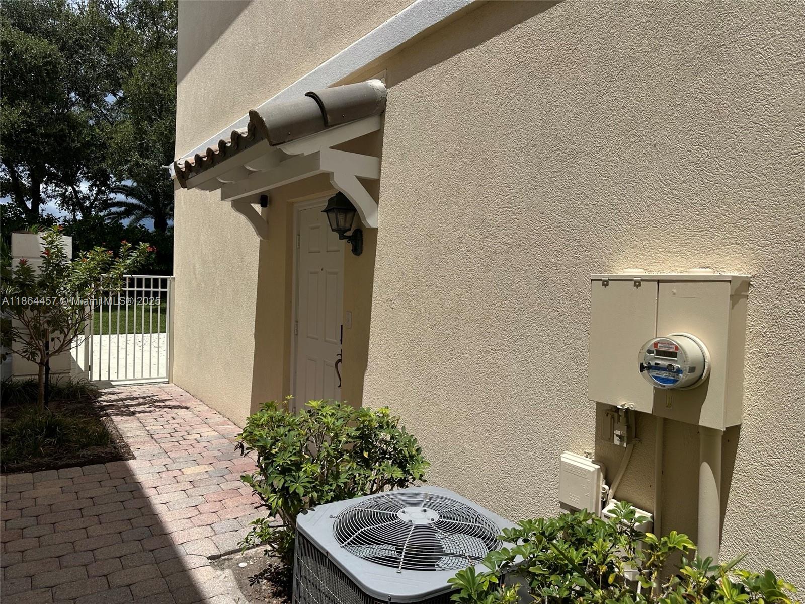 CATALINA LAKES - Residential