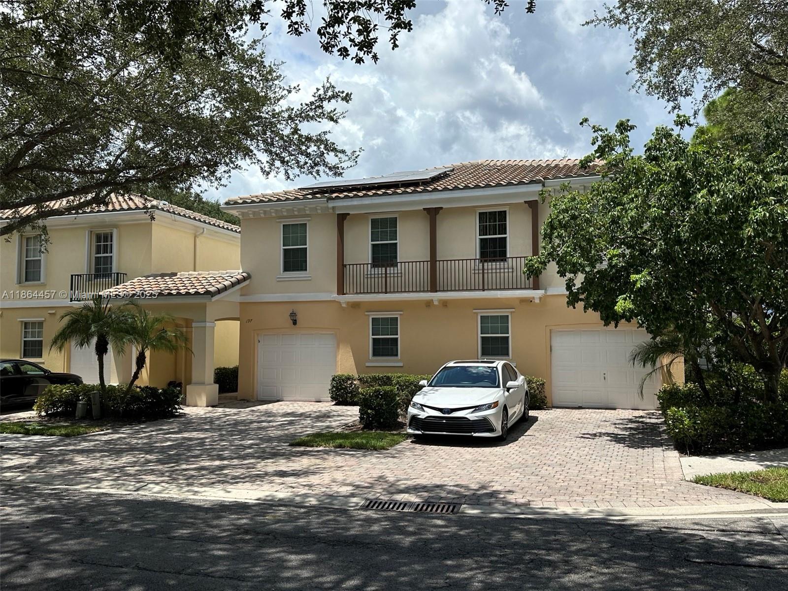 CATALINA LAKES - Residential