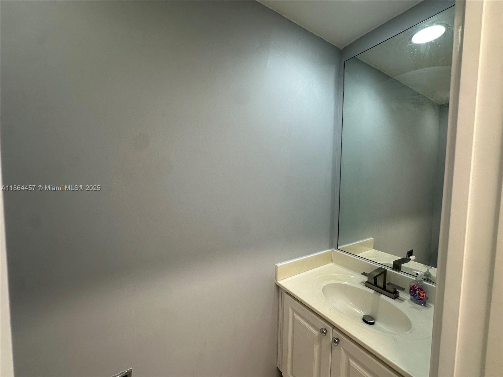 CATALINA LAKES - Residential