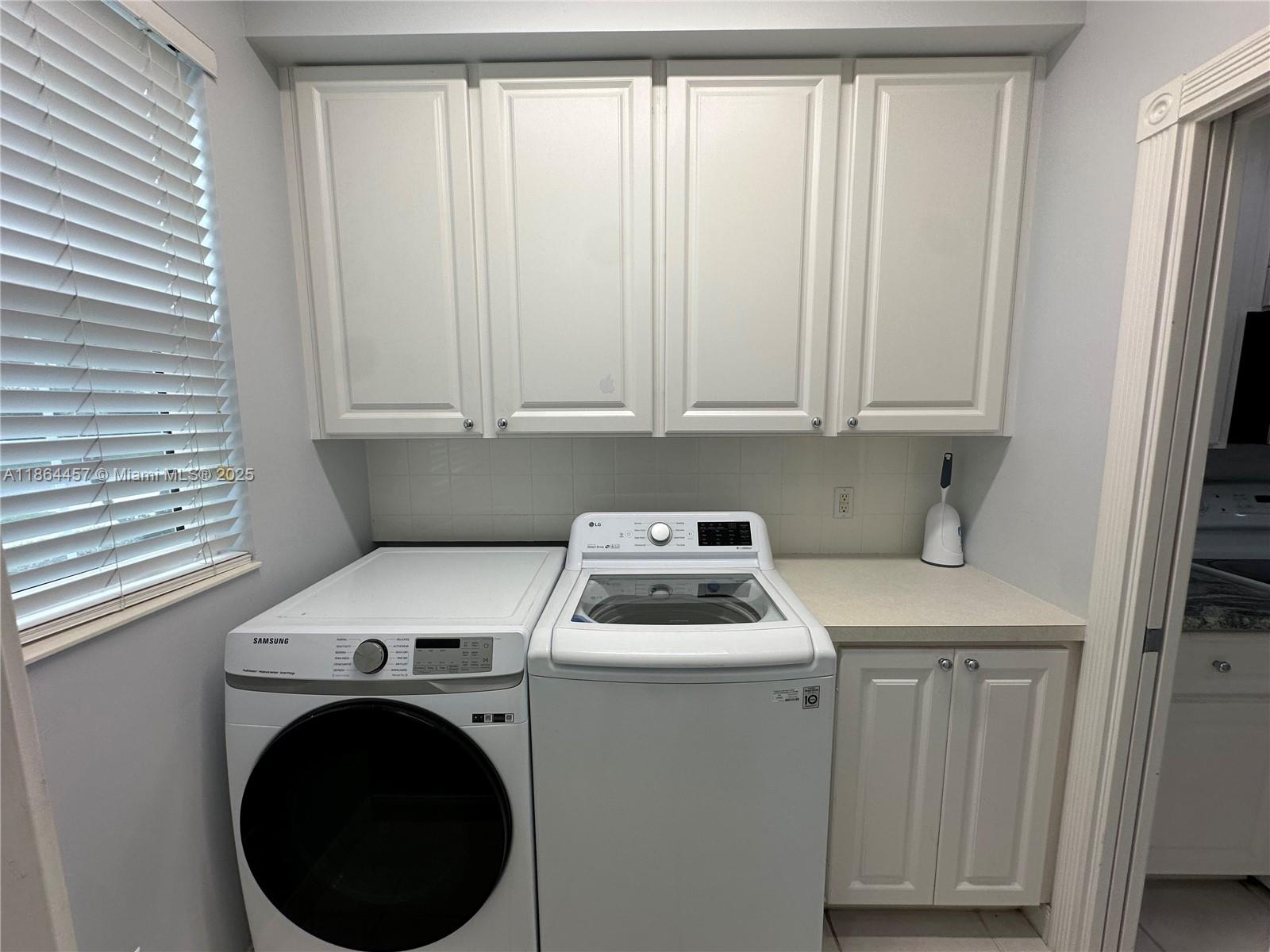 CATALINA LAKES - Residential