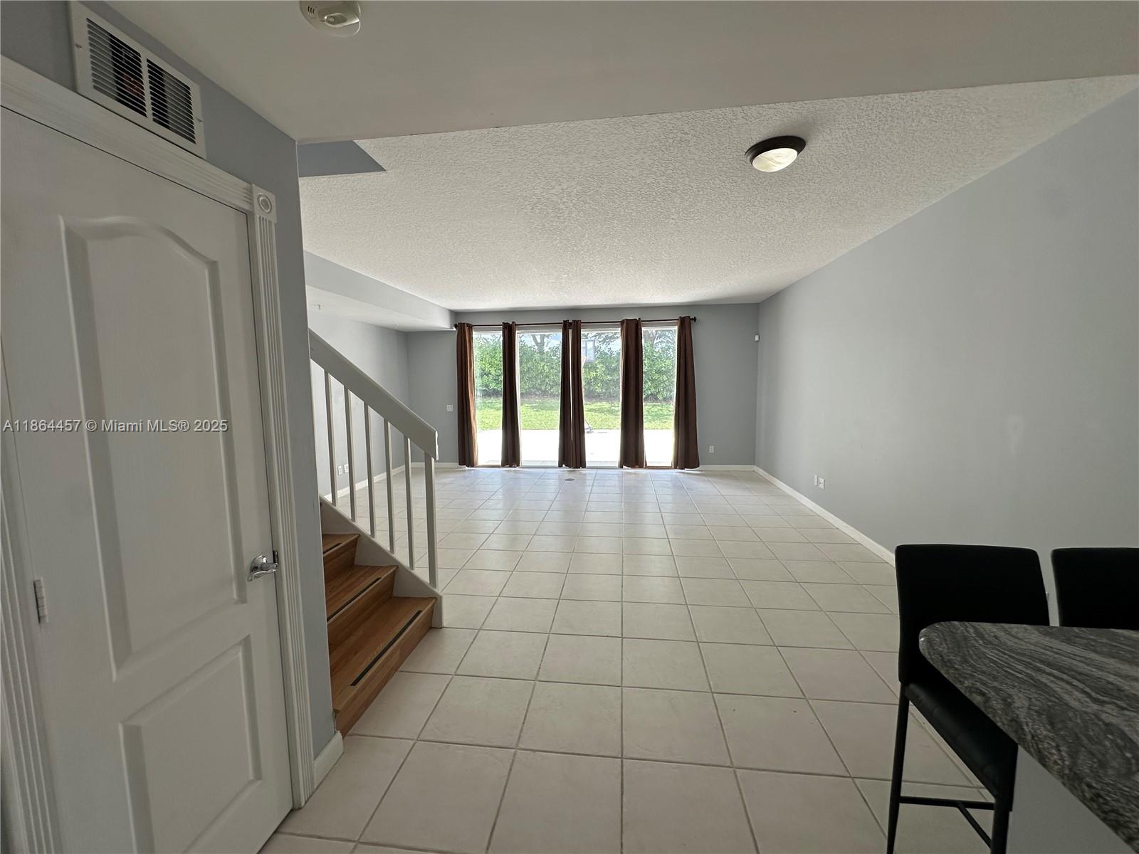 CATALINA LAKES - Residential