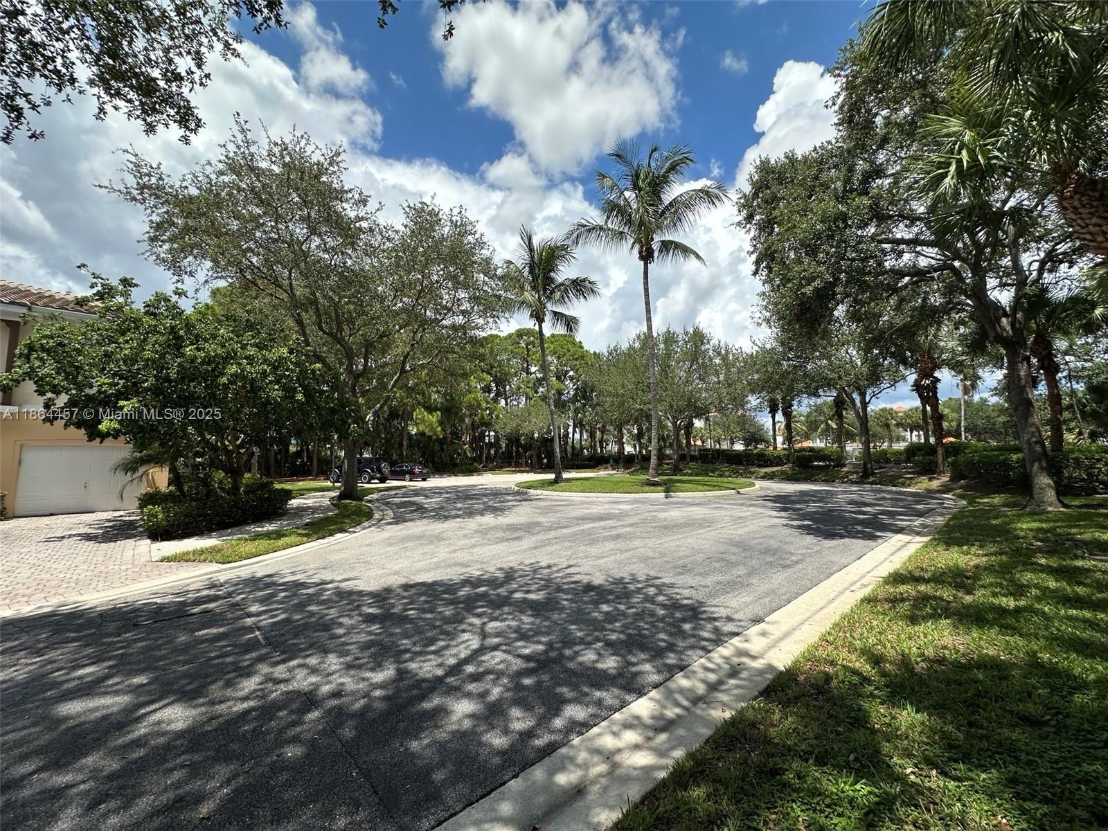 CATALINA LAKES - Residential