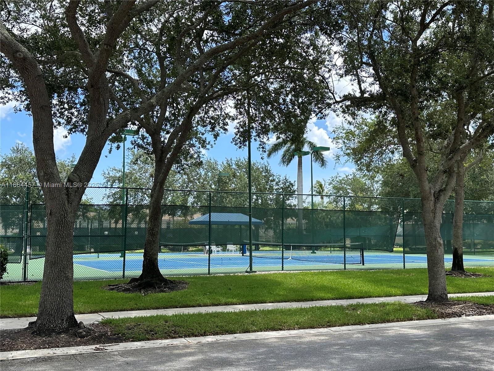 CATALINA LAKES - Residential