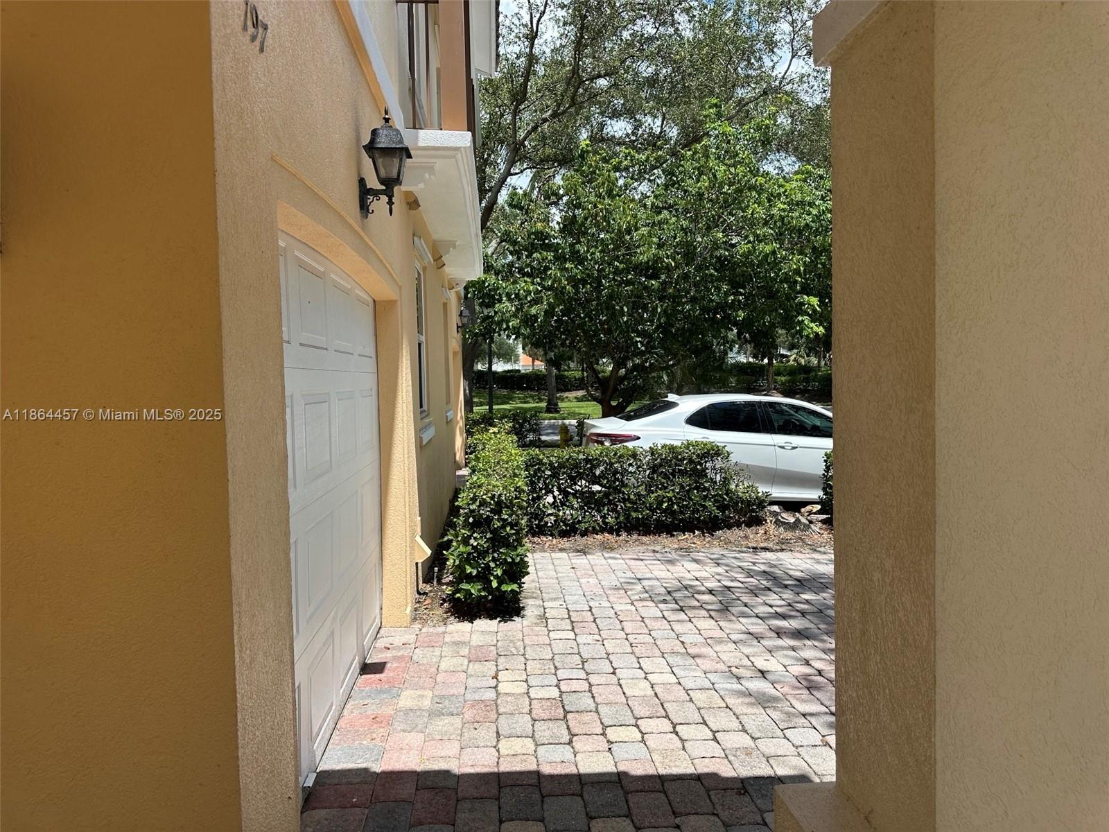 CATALINA LAKES - Residential