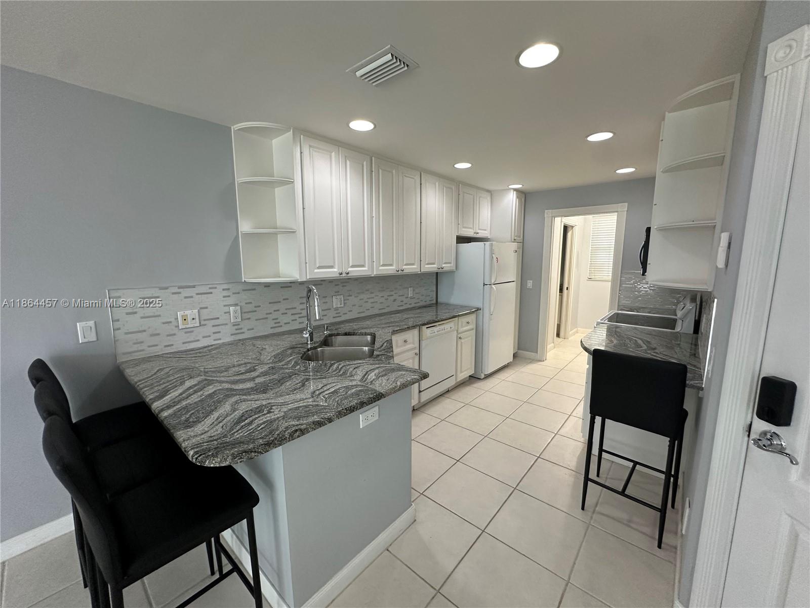 CATALINA LAKES - Residential