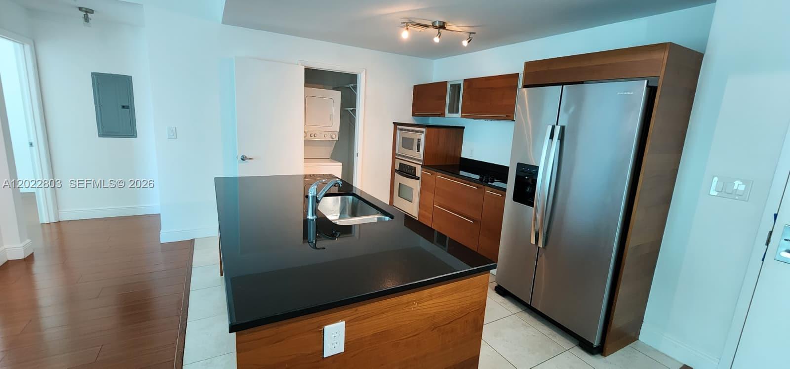 QUANTUM ON THE BAY CONDO - Residential