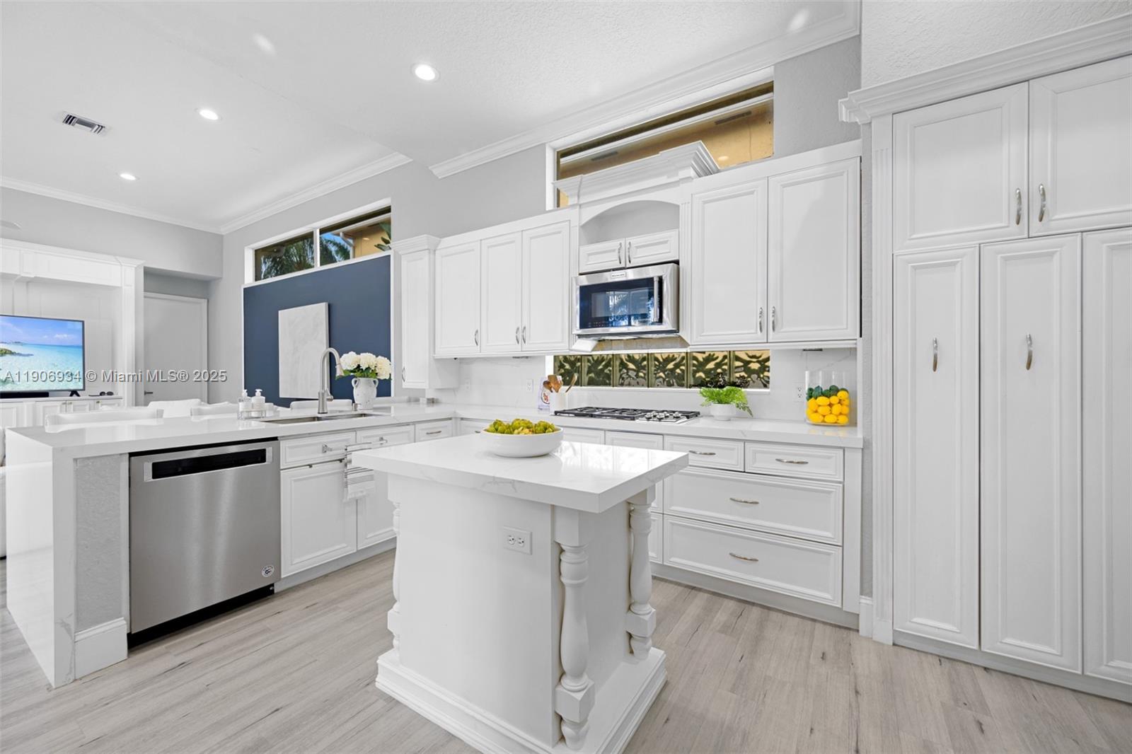 SHORES AT BOCA RATON PH 1 - Residential