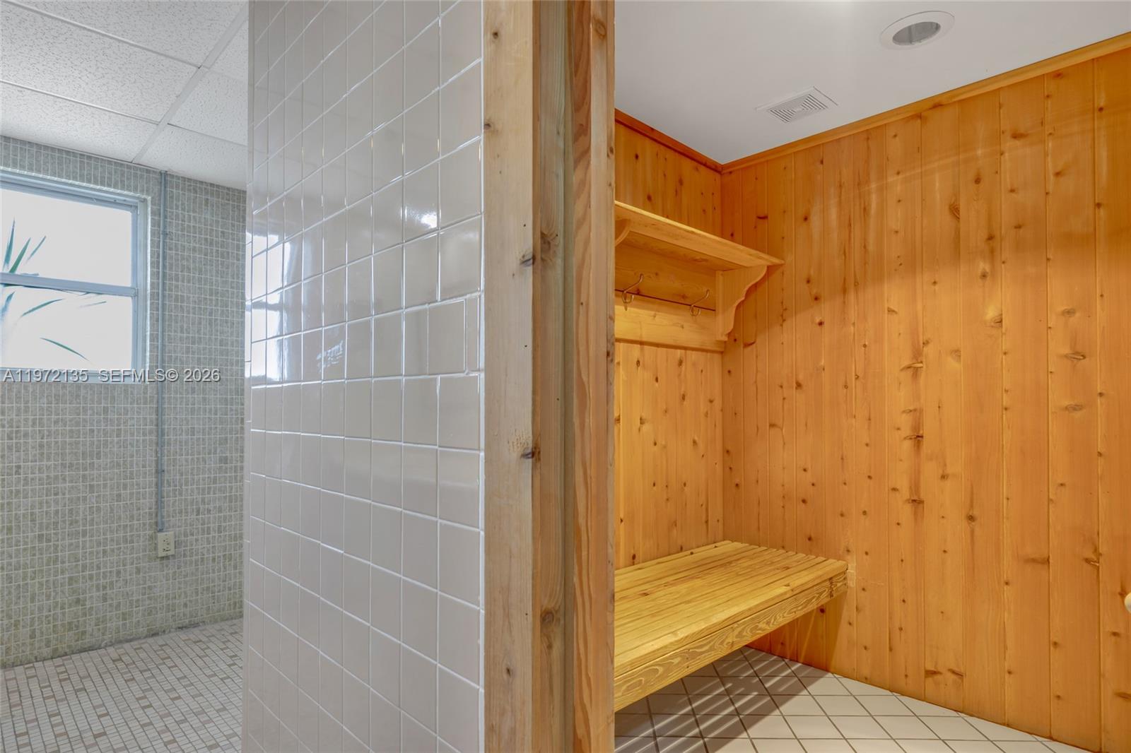 ARLEN HOUSE CONDO - Residential