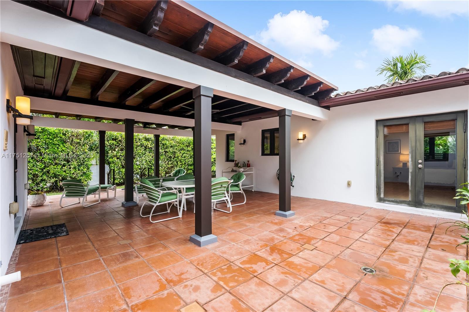 UNIVERSITY ESTATES - Residential