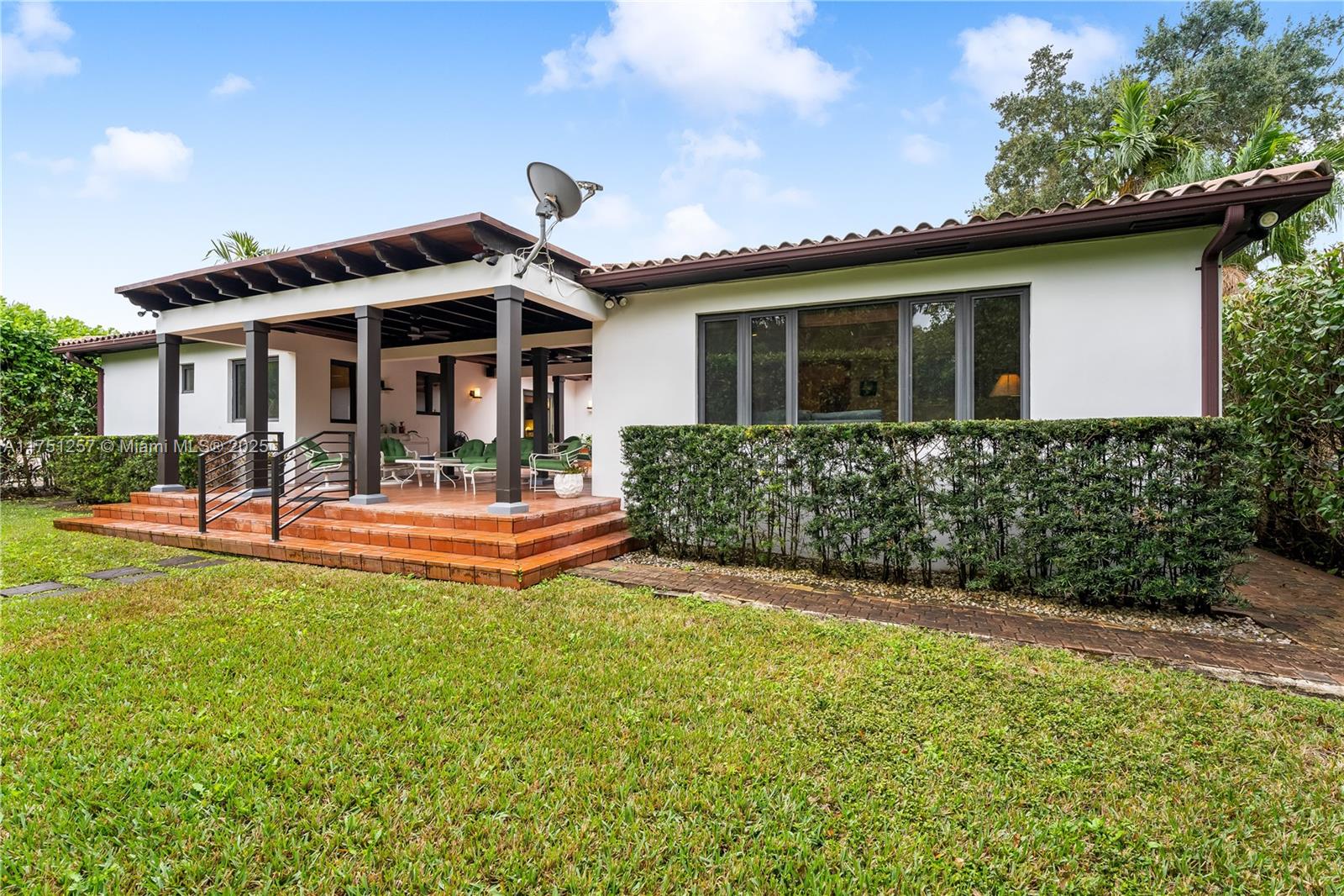 UNIVERSITY ESTATES - Residential