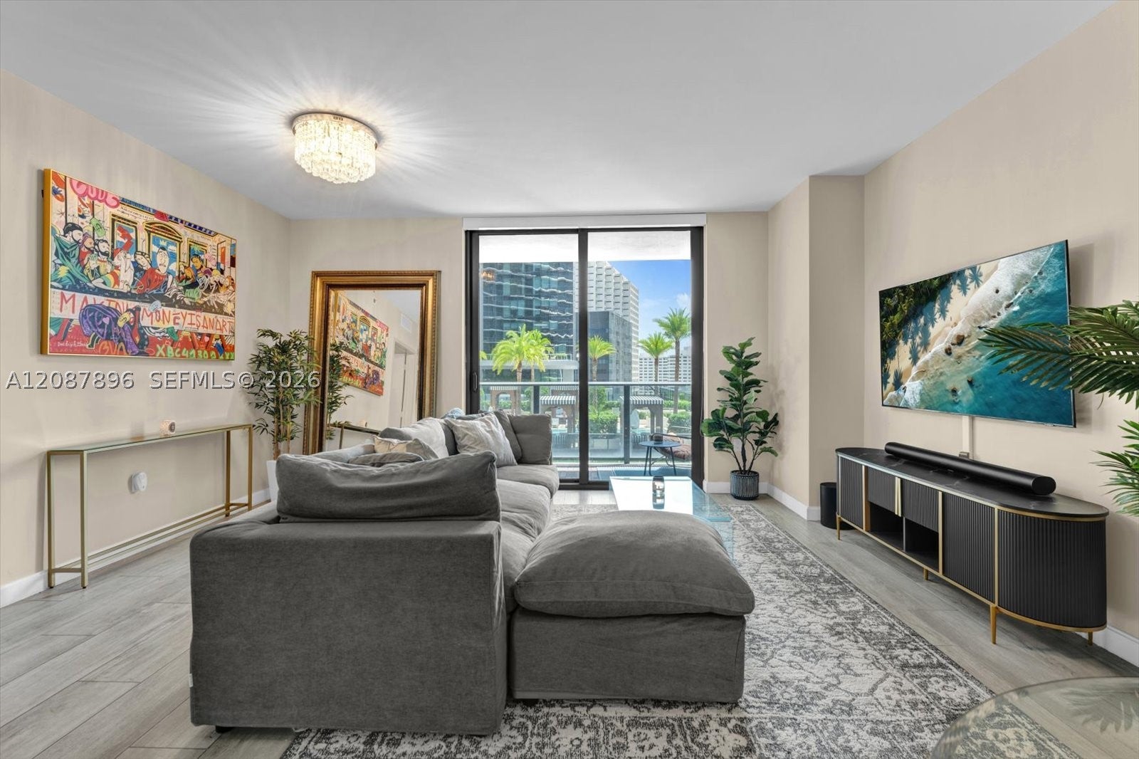 45 SW 9th St 1002