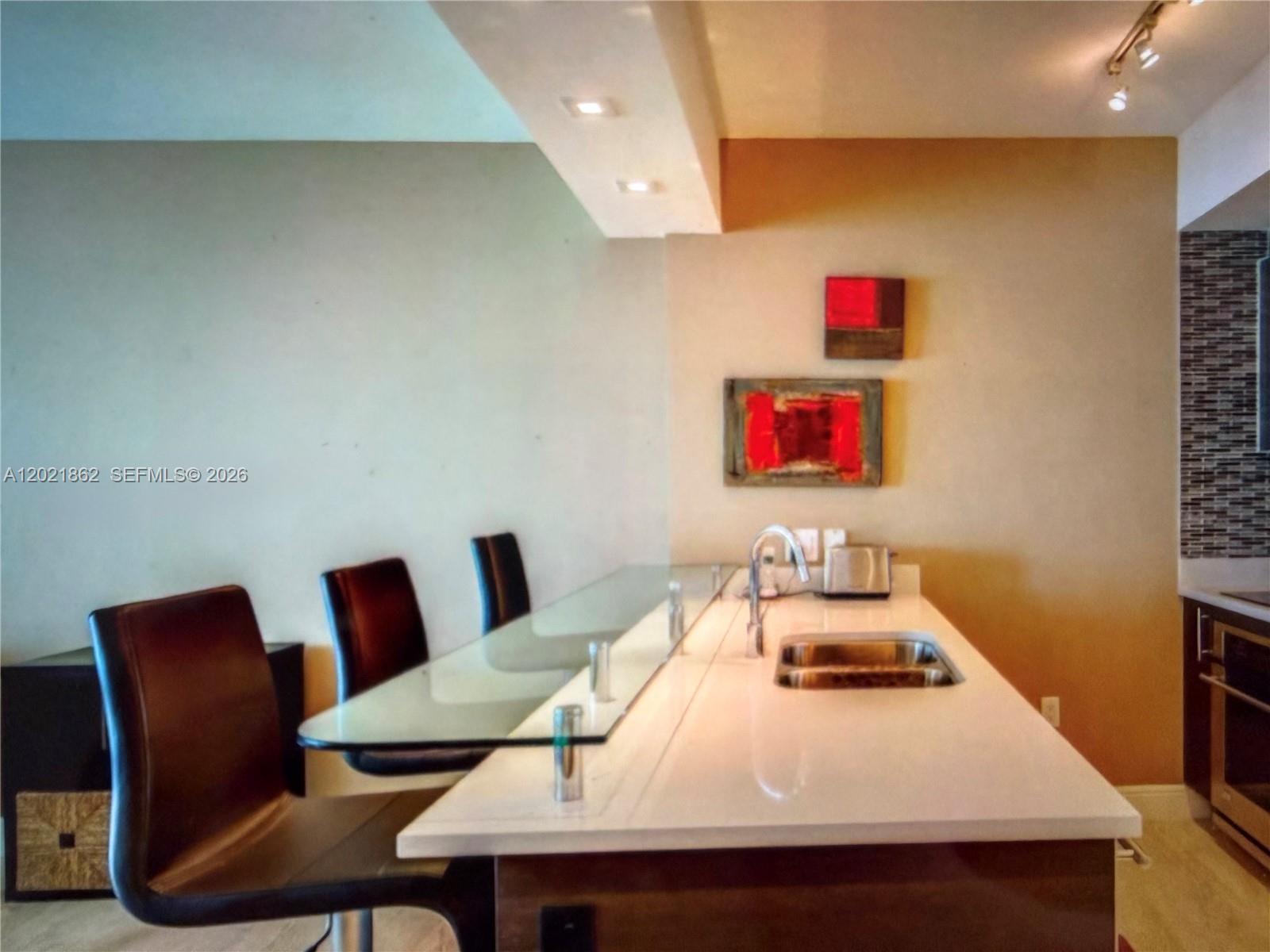 500 Brickell Ave 1600