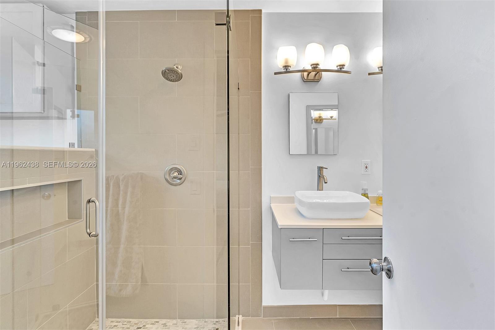 MEEKINS HILLS - Residential