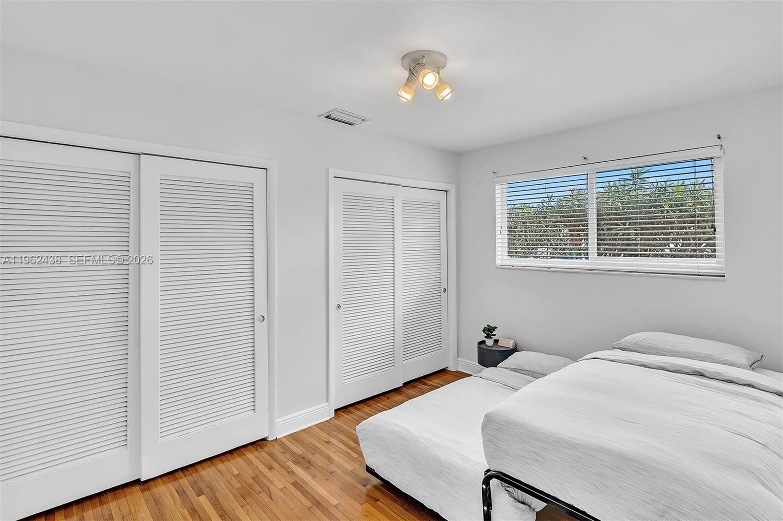 MEEKINS HILLS - Residential