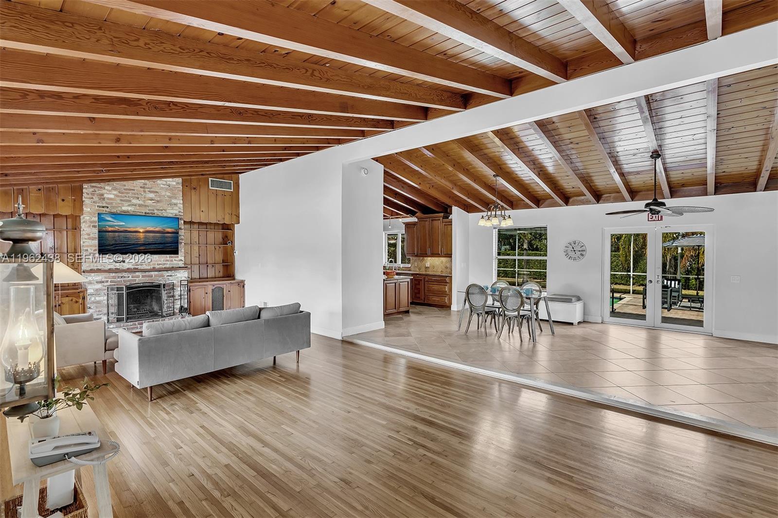 MEEKINS HILLS - Residential