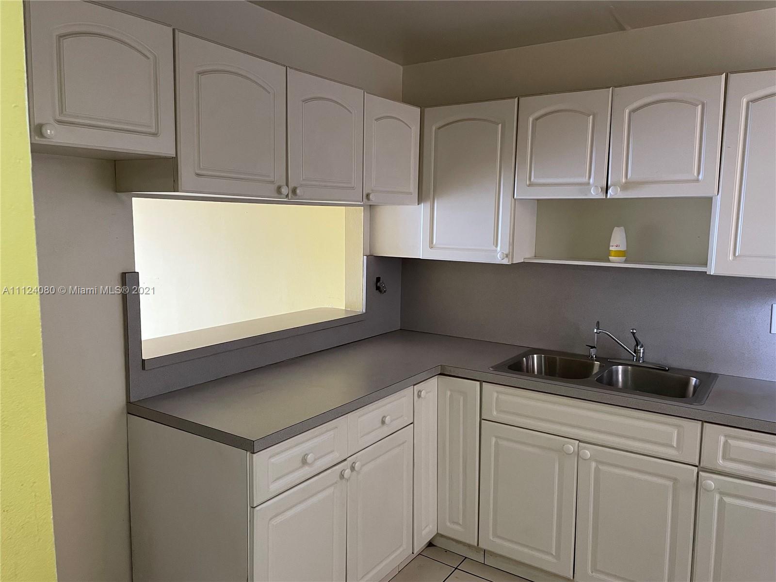 TOWERS OF WESTLAND CONDO - Residential